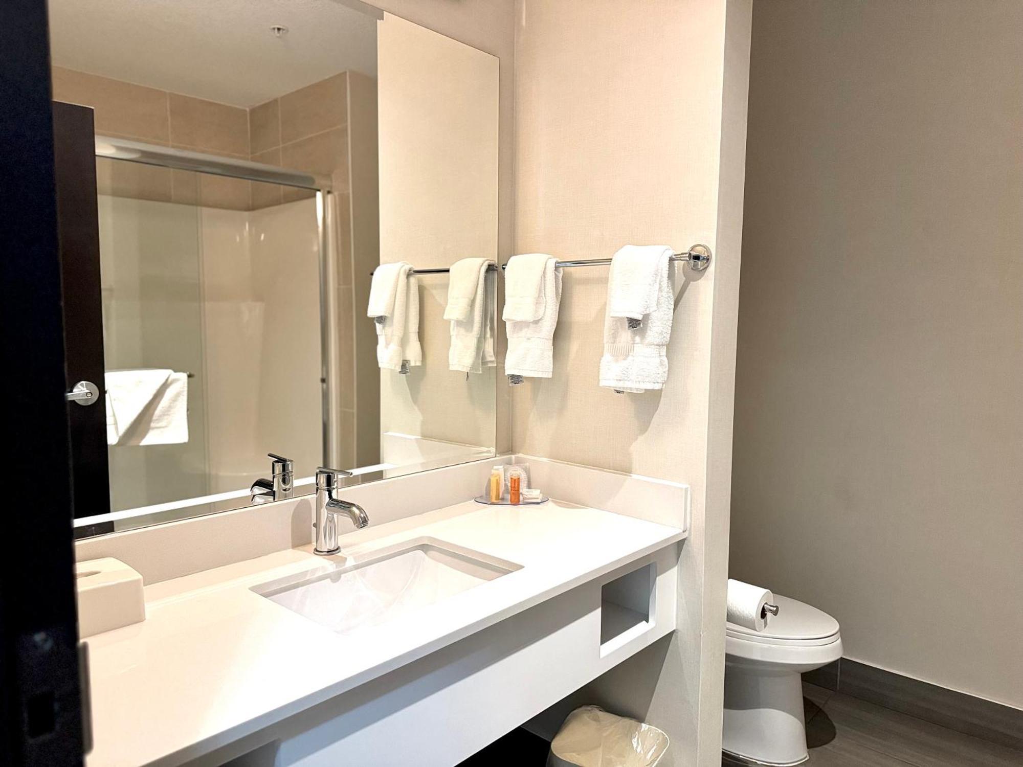 Southfort Inn フォート・サスカチワン 部屋 写真