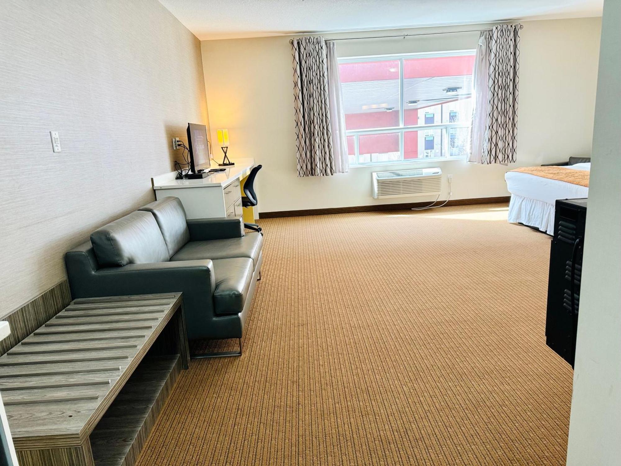 Southfort Inn フォート・サスカチワン エクステリア 写真