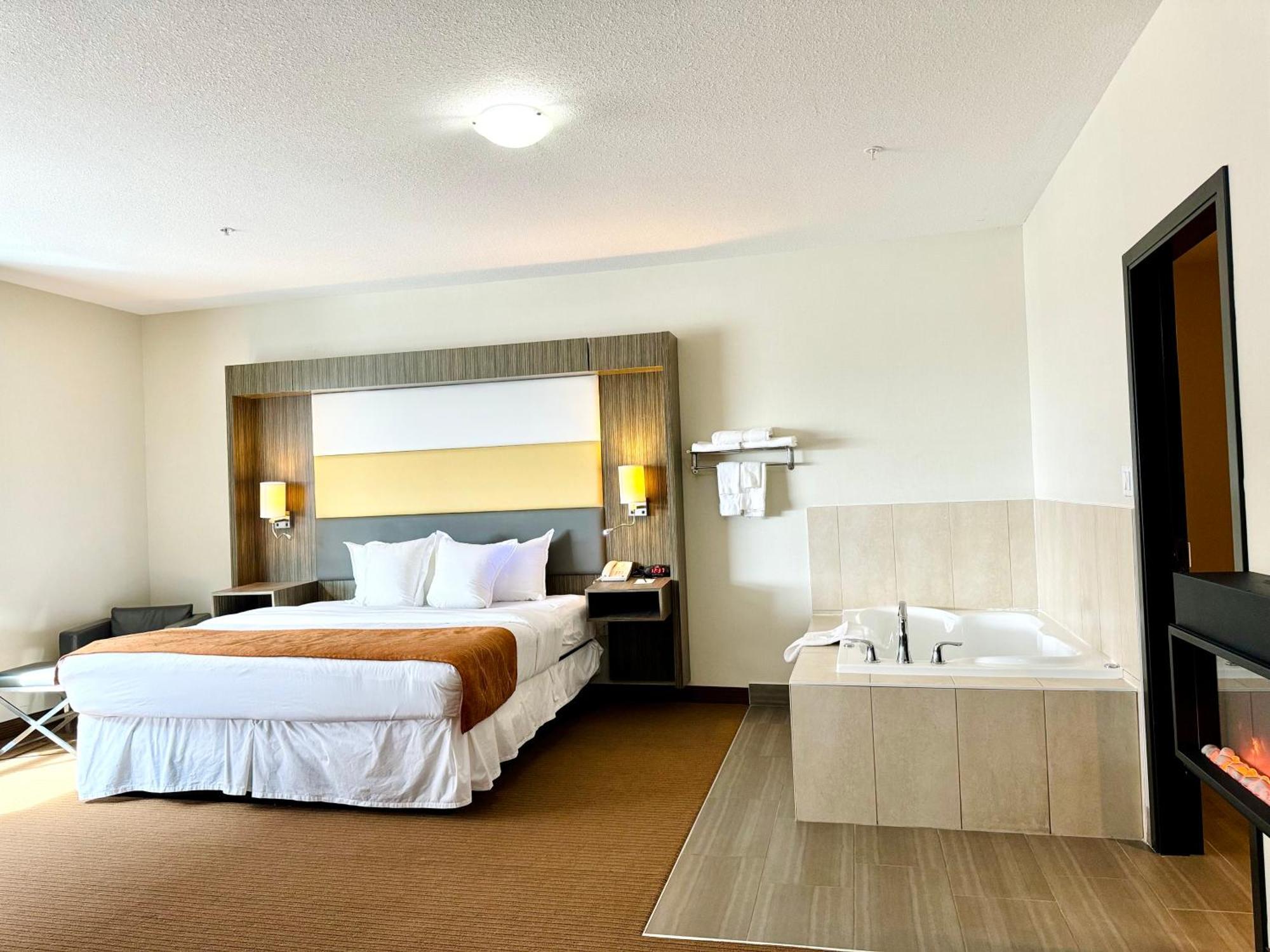 Southfort Inn フォート・サスカチワン エクステリア 写真
