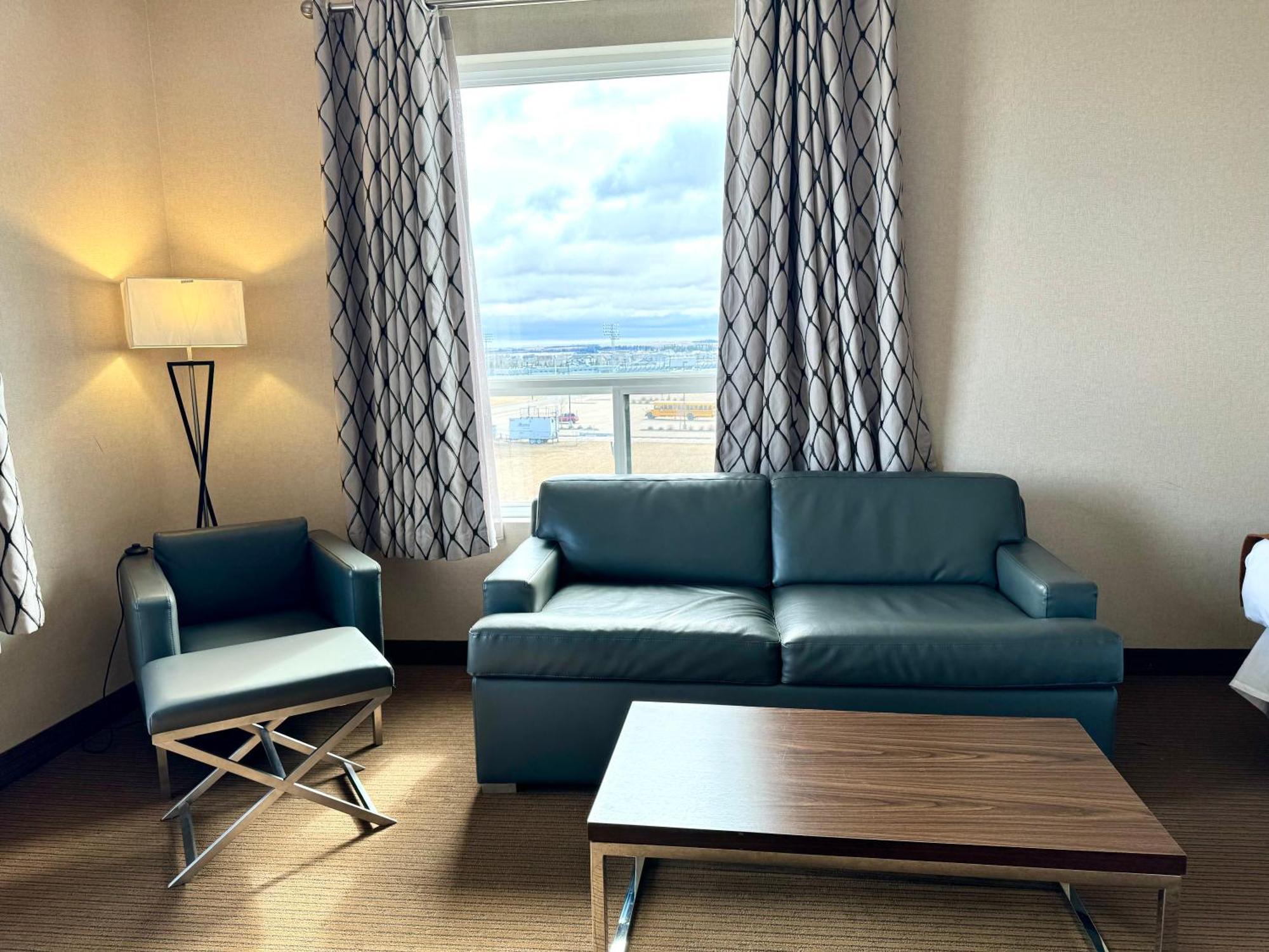 Southfort Inn フォート・サスカチワン 部屋 写真