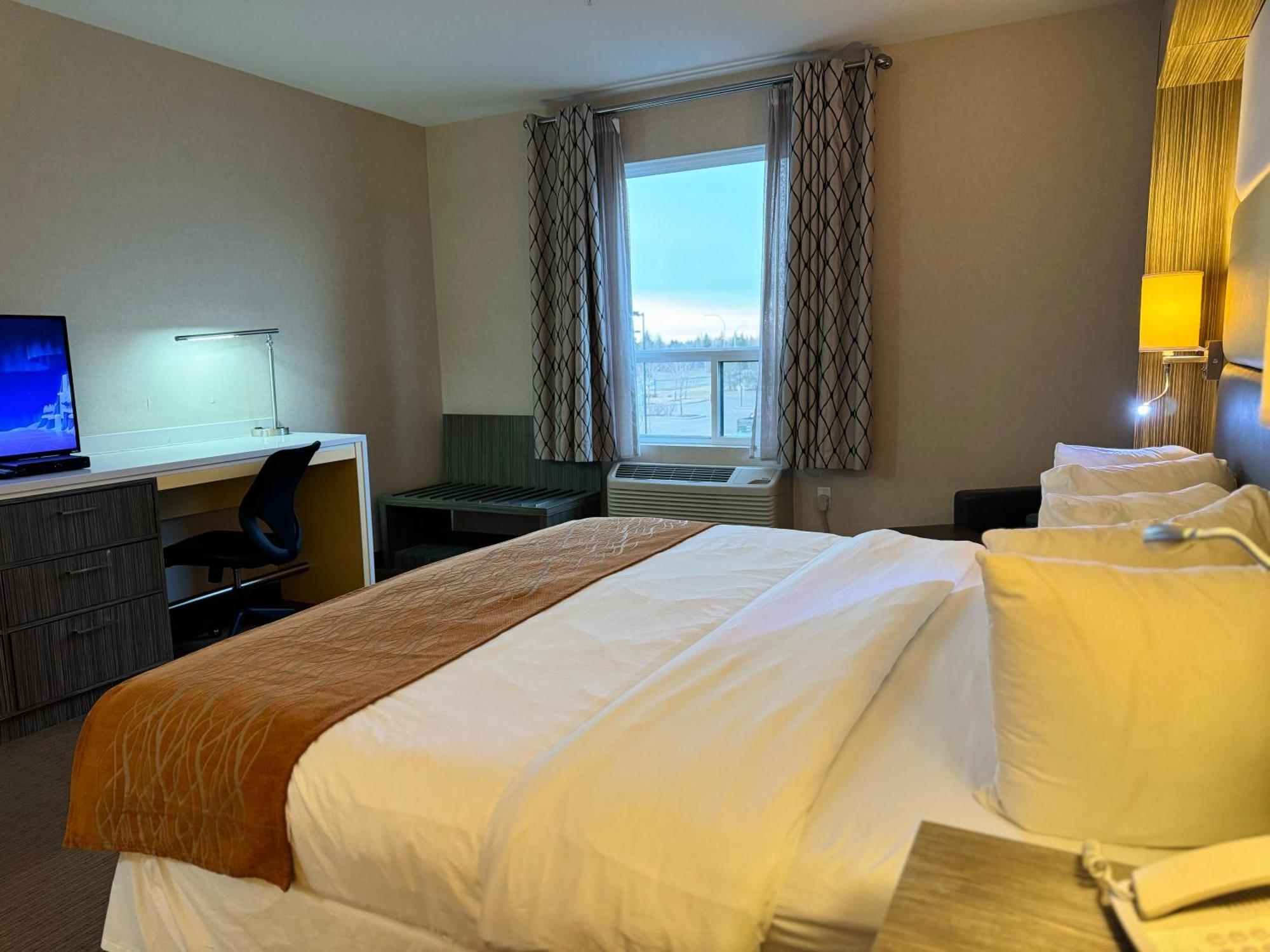 Southfort Inn フォート・サスカチワン エクステリア 写真