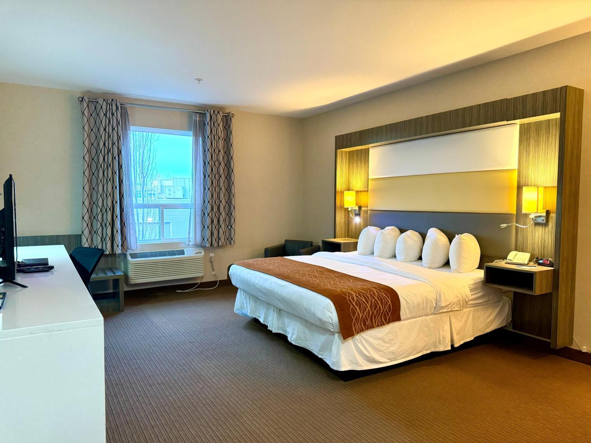 Southfort Inn フォート・サスカチワン エクステリア 写真