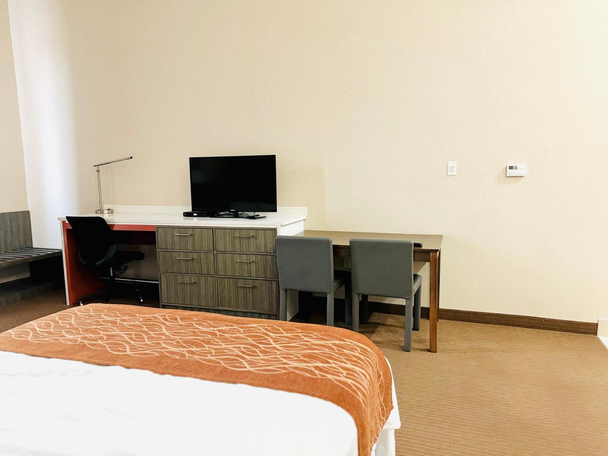 Southfort Inn フォート・サスカチワン 部屋 写真